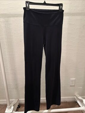 Black High-Waist Flare Yoga Pants
